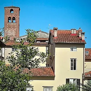 La Butterfly Relais Lucca